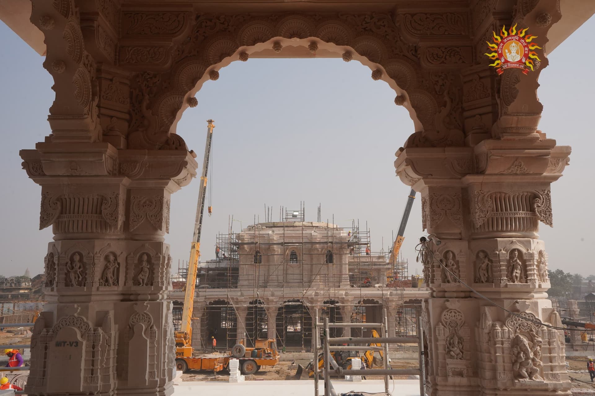 जनवरी में राम मंदिर का भव्य उद्घाटन: अयोध्या के राम मंदिर का पहला विशेष लुक देखें