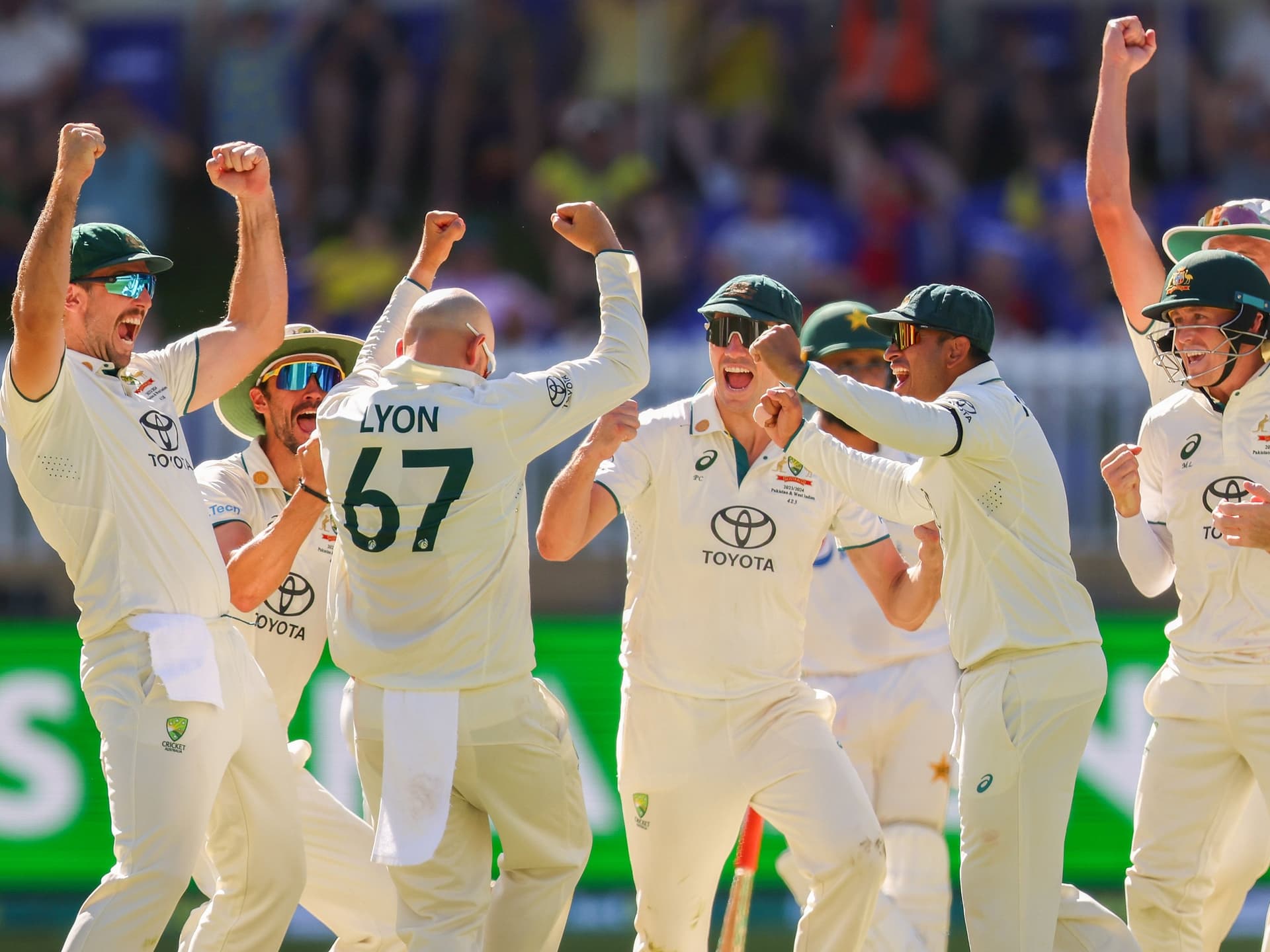 AUS vs PAK: ऑस्ट्रेलिया ने पाकिस्तान को चौथे ही दिन 360 रनों से रौंदा, नाथन लियोन के टेस्ट में 500 विकेट