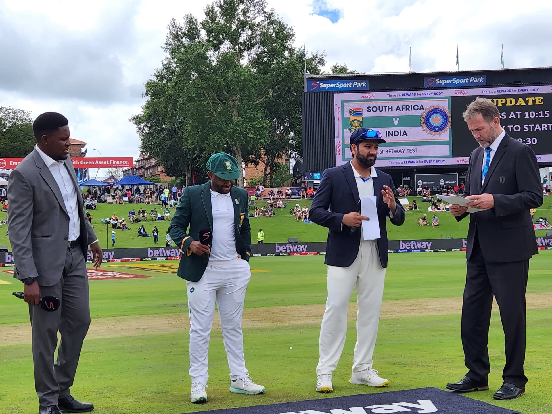 IND vs SA 1st Test: दक्षिण अफ्रीका ने टॉस जीतकर किया गेंदबाजी का फैसला, प्रसिद्ध कृष्णा का डेब्यू