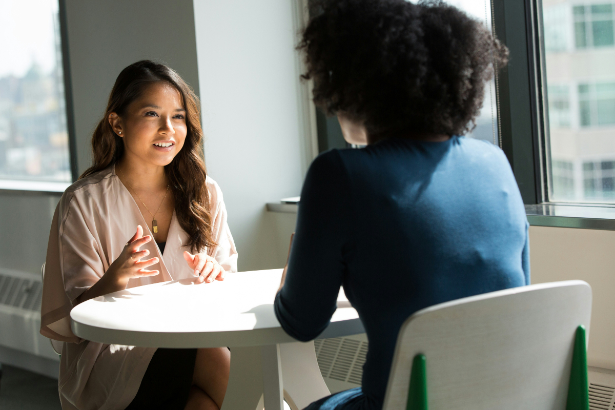 Interview Facing Tips: इंटरव्यू की हो रही टेंशन? घबराएं नहीं, ध्यान में रखें ये बातें