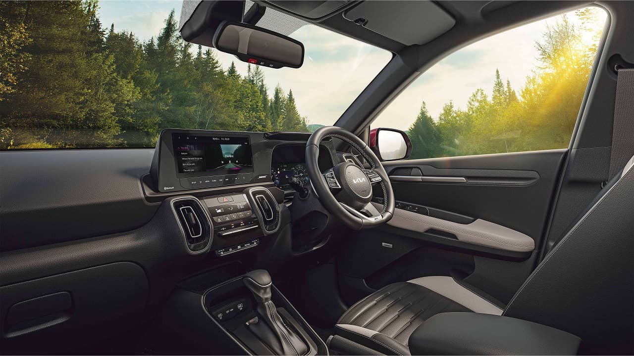 छोटे परिवार की सस्ती कार... इसमें है फीचर्स की बौछार