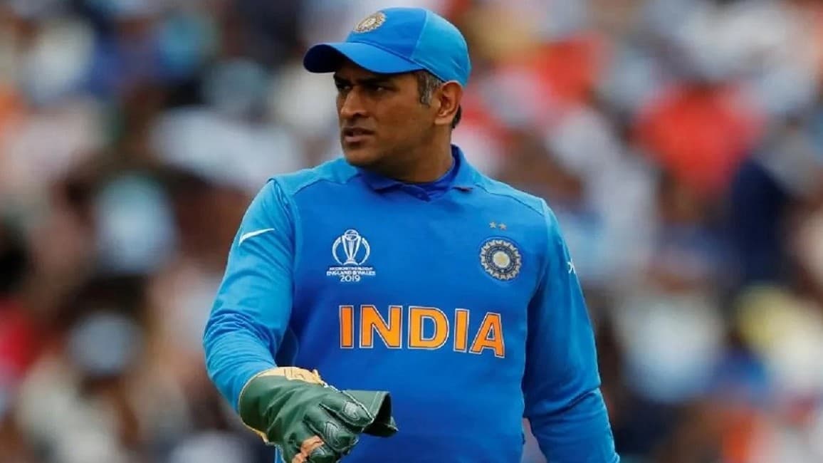 MS Dhoni को लगा बड़ा झटका, सुप्रीम कोर्ट ने IPS अधिकारी की सजा पर लगाई रोक