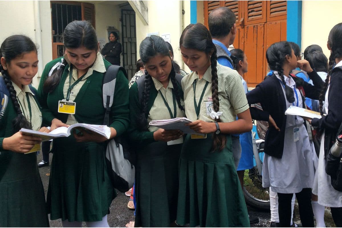 Madhyamik Exam 2024 : माध्यमिक परीक्षा के दौरान फिर लीक हुआ अग्रेंजी का पेपर