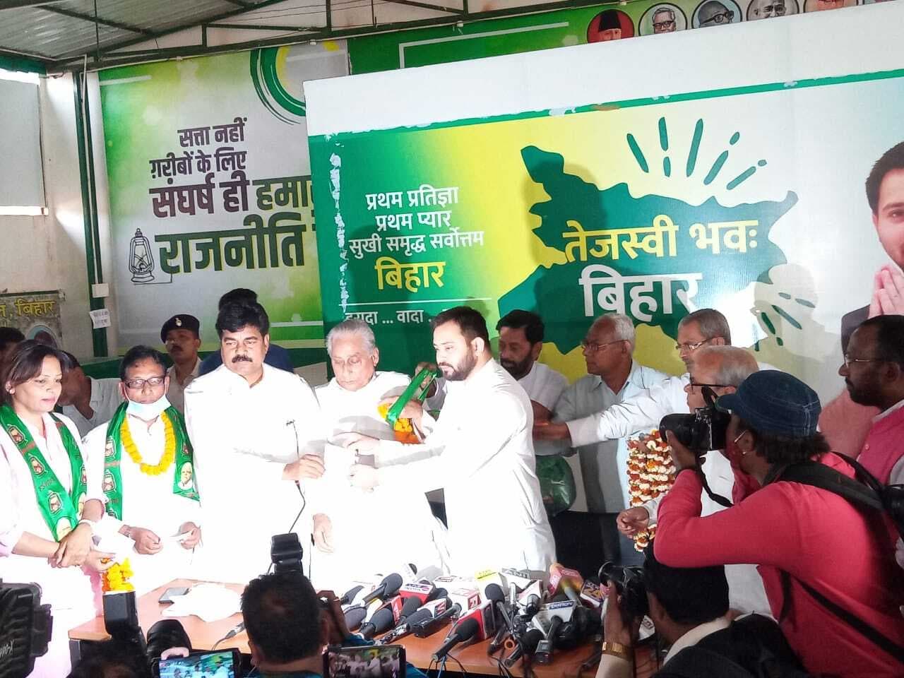 Tejashwi Yadav का बयान- RLSP का RJD में हुआ विलय, कुशवाहा से पूछा- अब ‘वो’ अच्छे लगने लगे?