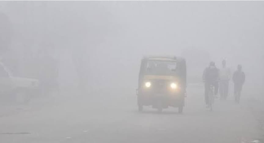 गोरखपुर: पूर्वांचल में भीषण कोहरे के साथ सताएगी कड़ाके की ठंड, दोगुने होंगे कोल्ड डे, जानें मौसम का हाल
