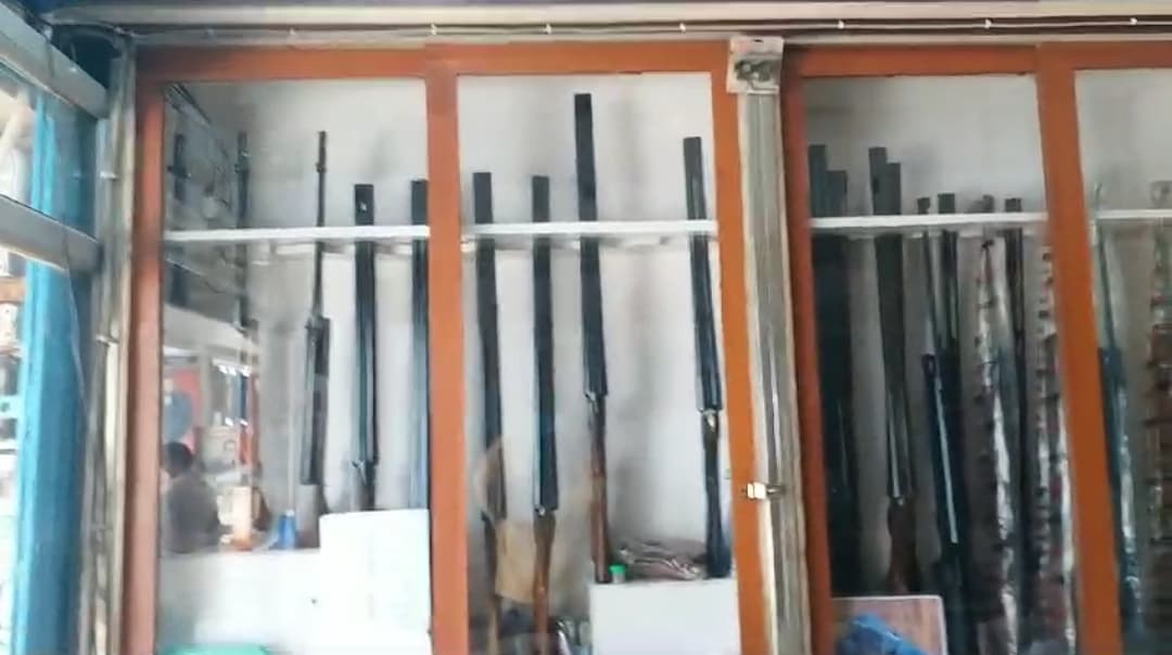 UP में बड़ा खुलासा , शस्त्र लाइसेंस लेने के बाद 16162 लोगों ने छोड़ दिया गोरखपुर Zone