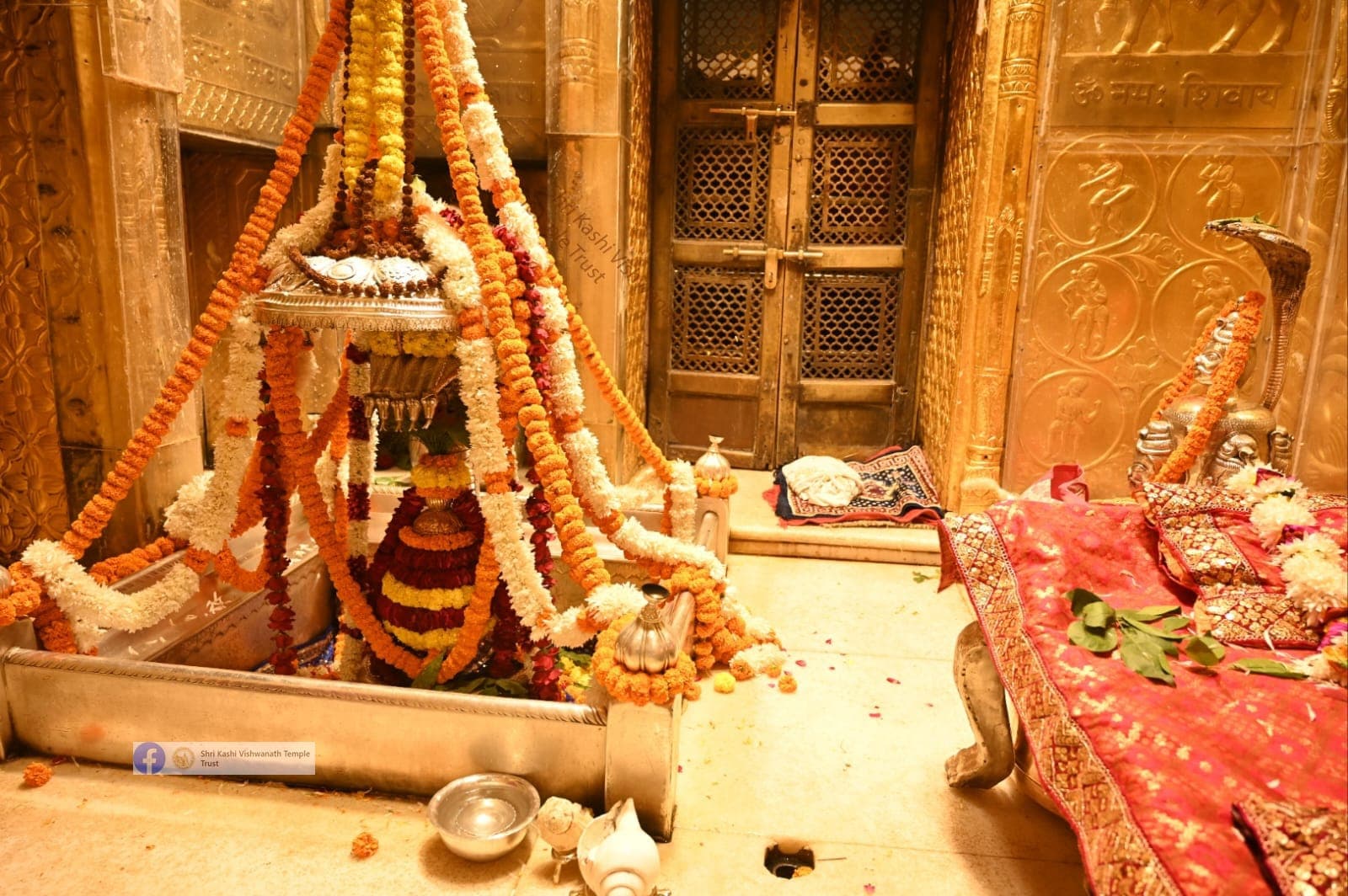 Sawan 2024: सावन के सोमवार को बंद रहेंगे वाराणसी के निजी स्कूल, काशी विश्वनाथ मंदिर में भीड़ के कारण लिया फैसला