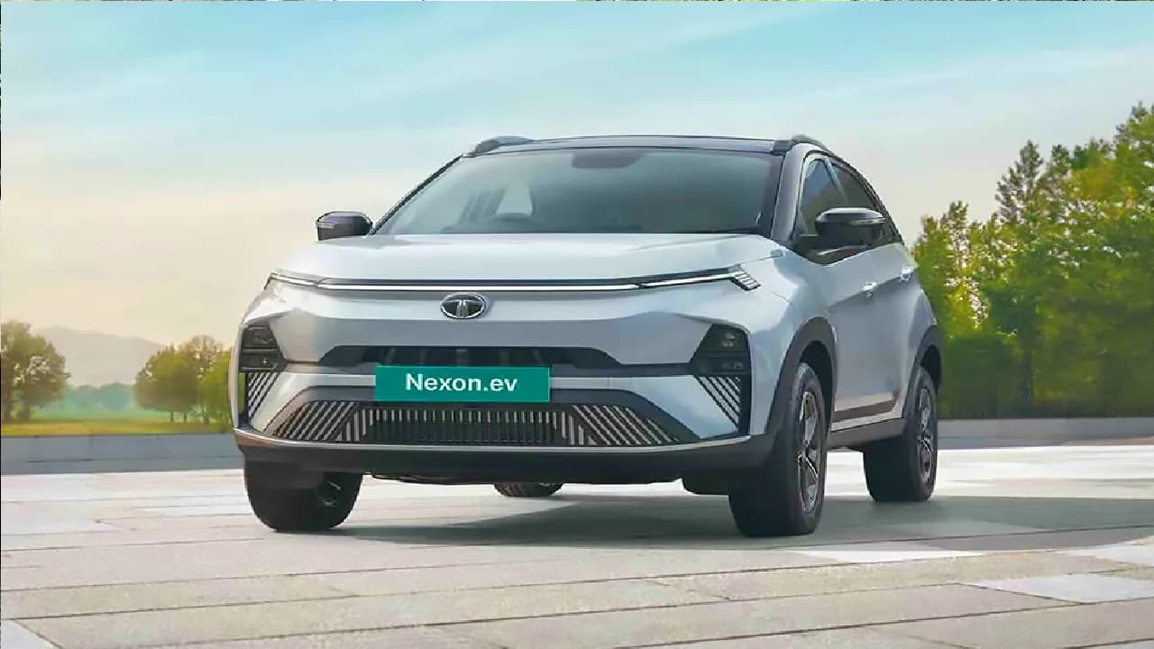 Tata Nexon EV में फिट हुई बड़ी बैटरी, 489 किलोमीटर का देगी रेंज, 80 मिनट में फुल चार्ज