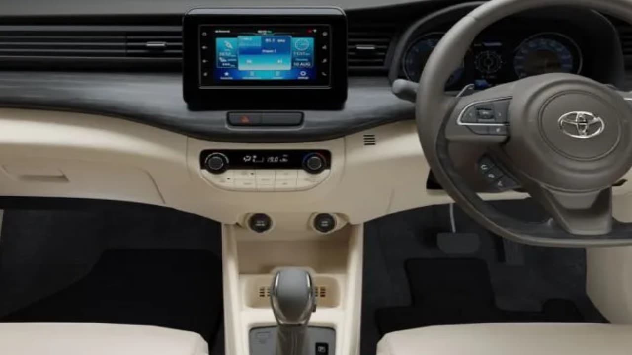 Ertiga का इंजन बड़ा… Toyota ने की चोरी! फिर बनाई बड़ी फैमिली की कार, अब करो इंतजार