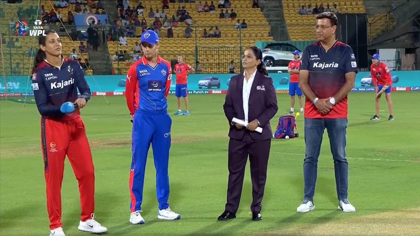 WPL 2024 RCB vs DC: रॉयल चैलेंजर्स बैंगलोर ने टॉस जीता, दिल्ली की पहले बल्लेबाजी, देखें प्लेइंग 11