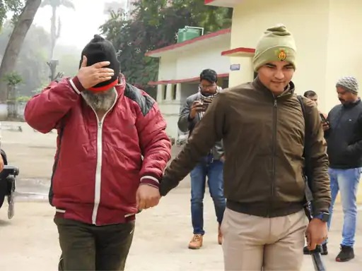 UP News: हमीरपुर में धर्म परिवर्तन कर नायब तहसीलदार बना यूसुफ, पत्नी ने दर्ज कराई FIR, गिरफ्तार