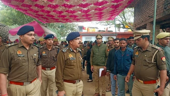 UP Crime : जमीनी विवाद में फौजी ने 7 लोगों को मारी गोली, महिला की मौत, 6 गंभीर हालत में अस्पताल में भर्ती
