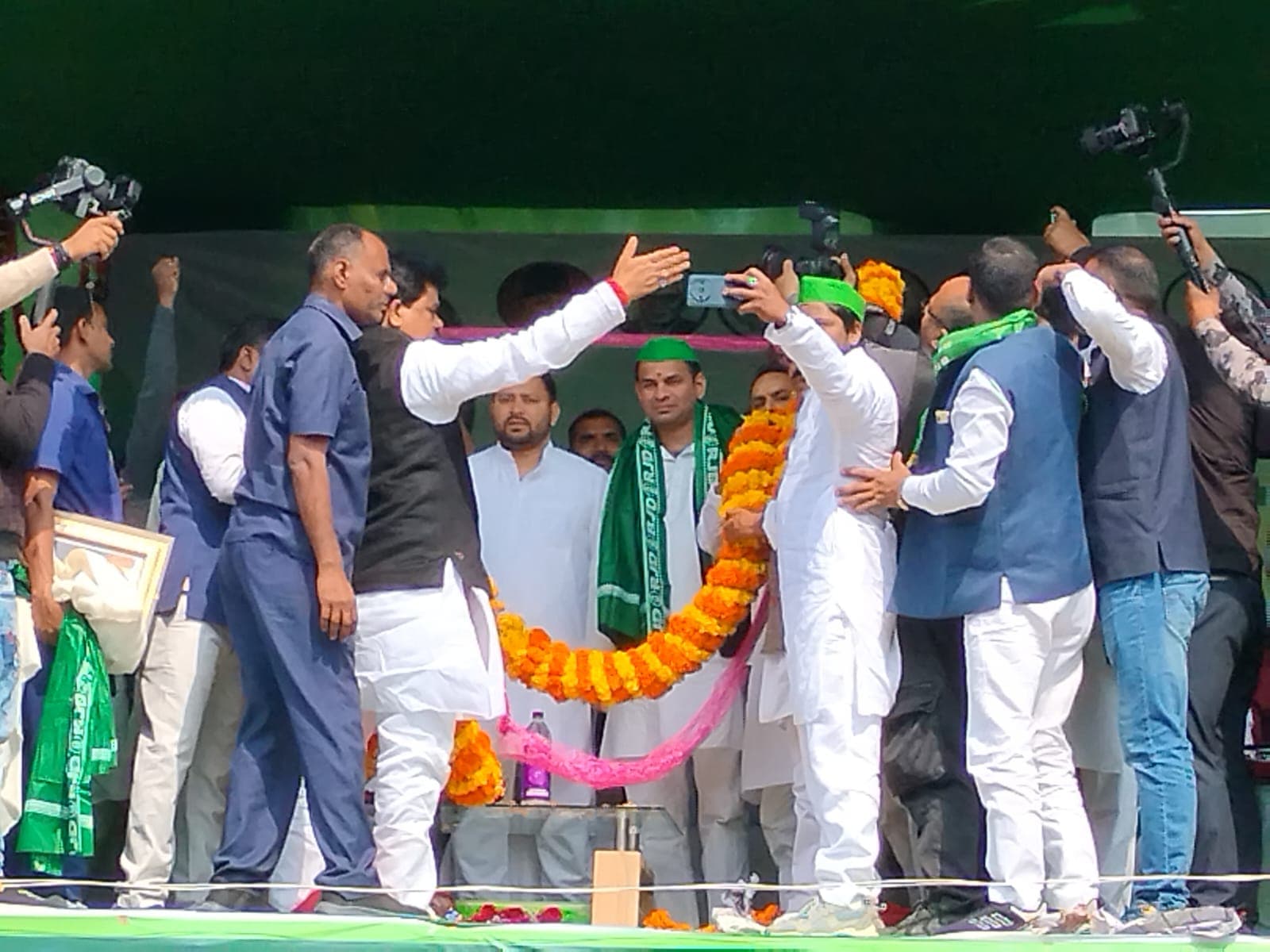 Bihar Politics: तेजस्वी यादव ने सीएम नीतीश कुमार को लेकर कही ये बात, जानें क्यों कहा अब तो छिड़ गई है लड़ाई