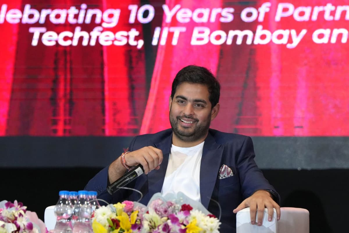 Jio News: भारत बन सकता है विश्व का बड़ा इनोवेशन सेंटर, भारत जीपीटी बनाएंगे – जियो और आईआईटी