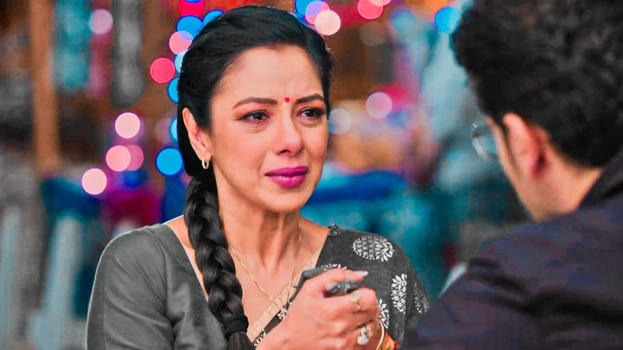 Anupama Upcoming Episode: अनुज- अनुपमा की सगाई की तैयारी शुरू, मंदिर में इस शख्स को देख अनु हुई हैरान