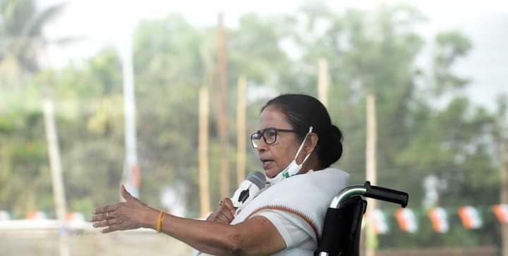 ‘बंगाल में Lockdown का प्लान नहीं, कोरोना की दूसरी लहर के लिए पीएम जिम्मेदार’- कालियागंज की रैली में Mamata Banerjee का बयान