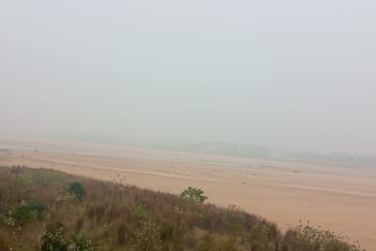 जामताड़ा : अजय नदी के किनारे सपाट मैदान पिकनिक मनाने के लिए कर रहा है आकर्षित