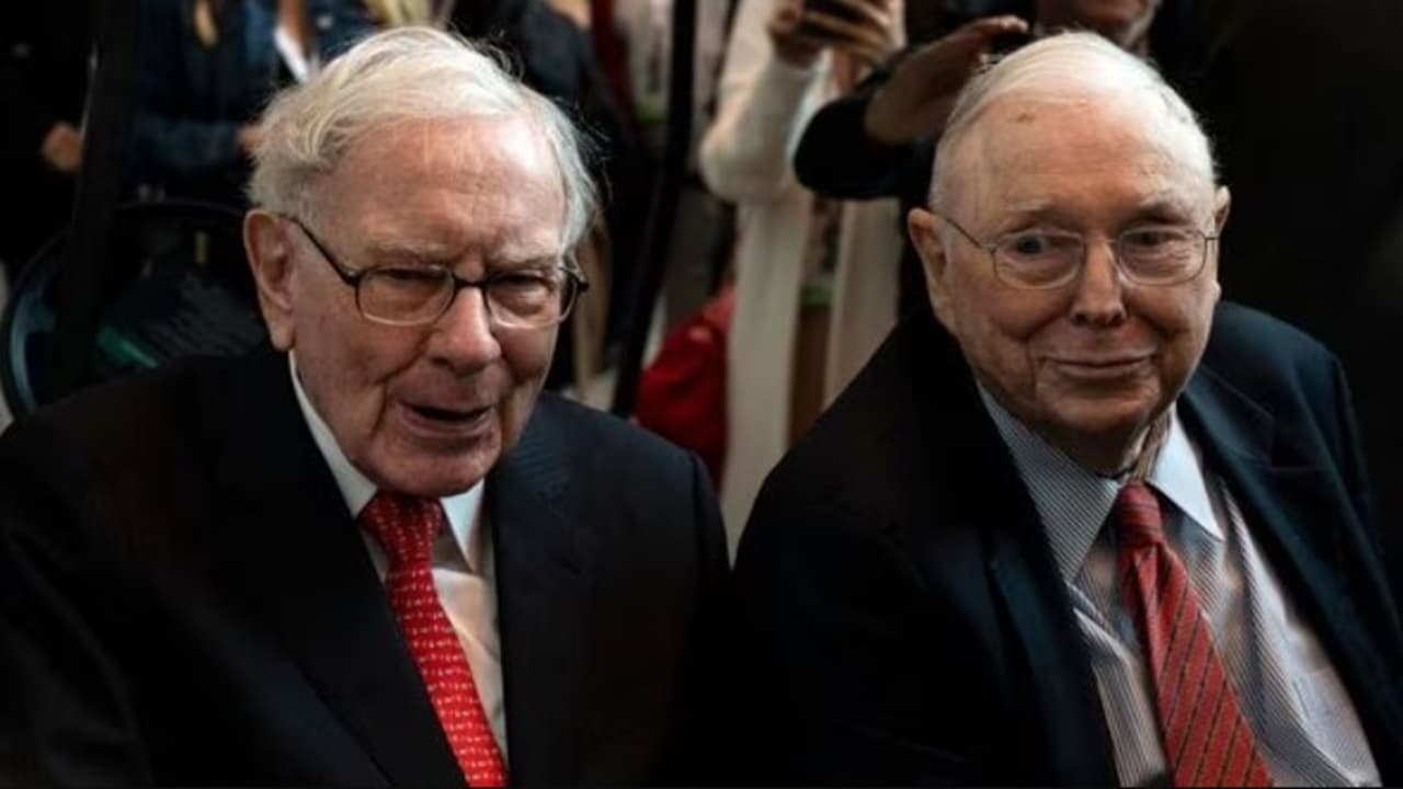 Charlie Munger Death: वॉरेन बफेट ने सबसे भरोसेमंद सलाहकार चांर्ली मंगर के बारे में बतायी ये 7 बात, आप भी जानें Charlie Munger Death: वॉरेन बफेट ने सबसे भरोसेमंद सलाहकार चांर्ली मंगर के बारे में बतायी ये 7 बात, आप भी जानें