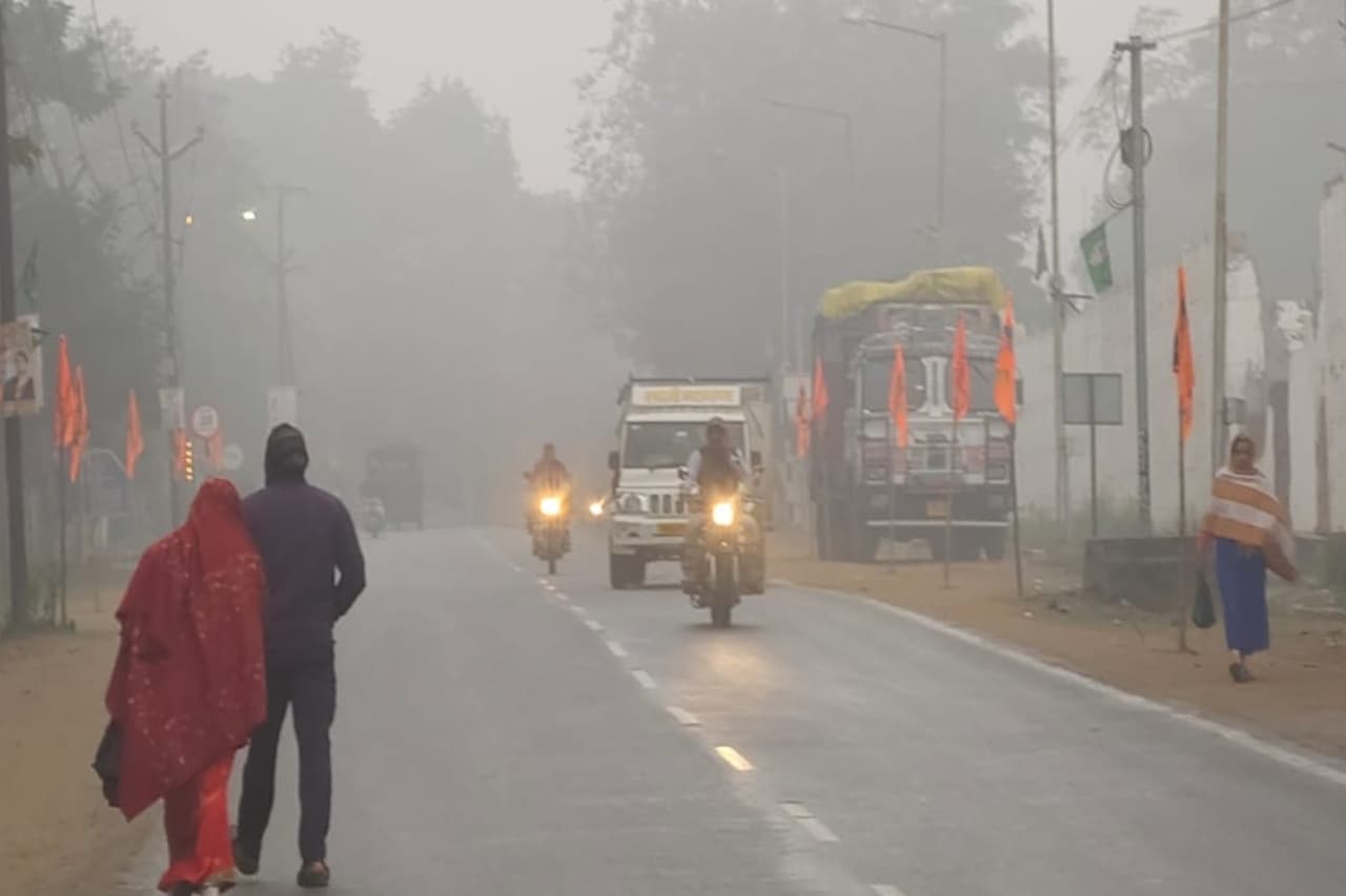 Bihar Weather: बिहार में ठंड को है हवा के रुख बदलने का इंतजार, पटना का मौसम सामान्य से अधिक गर्म