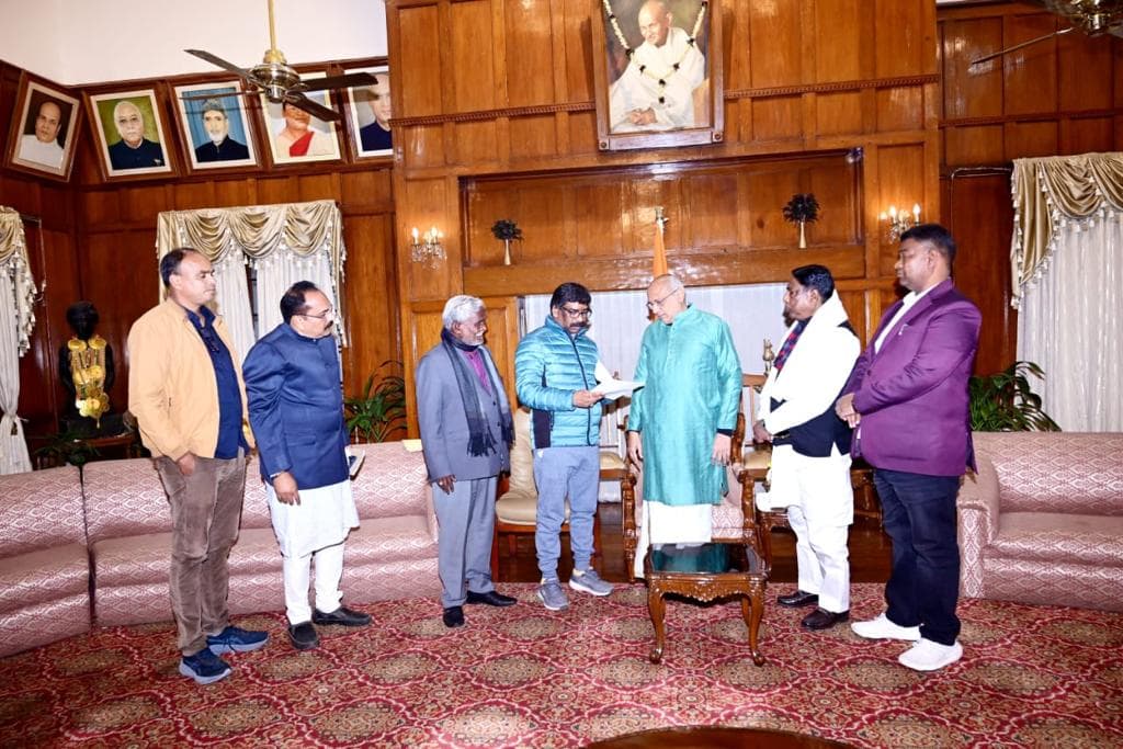 मुख्यमंत्री हेमंत सोरेन ने दिया इस्तीफा, चंपई सोरेन होंगे झारखंड के नए सीएम