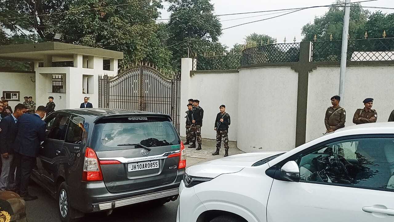 बिहार में भी सियासी हलचल तेज, नीतीश कुमार से मिलने पहुंचे जदयू नेता, भाजपा के विधायक पटना बुलाये गये