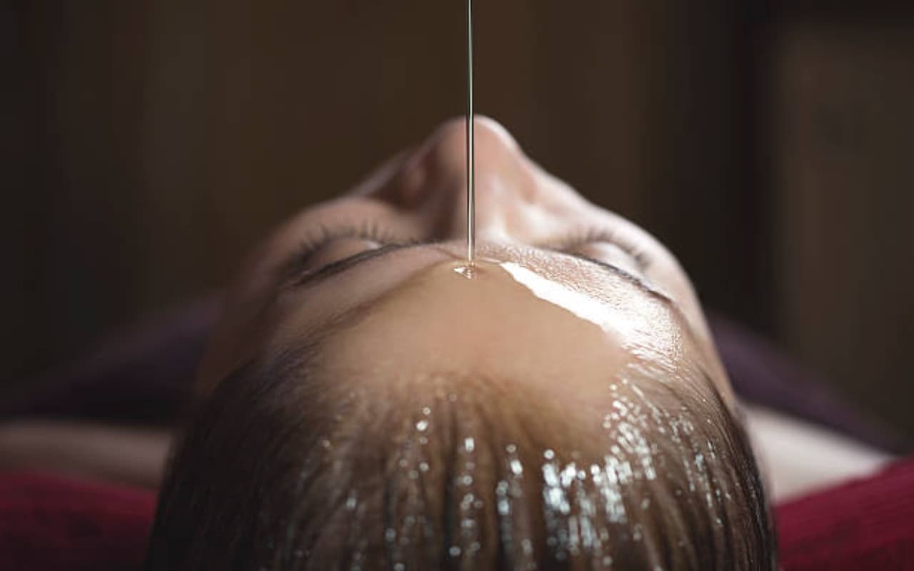 Beauty Tips: सर्दियों में स्किन व बालों के लिए बेस्ट हैं ये तेल, एक बार जरूर आजमाएं, मिलेगा अच्छा नतीजा