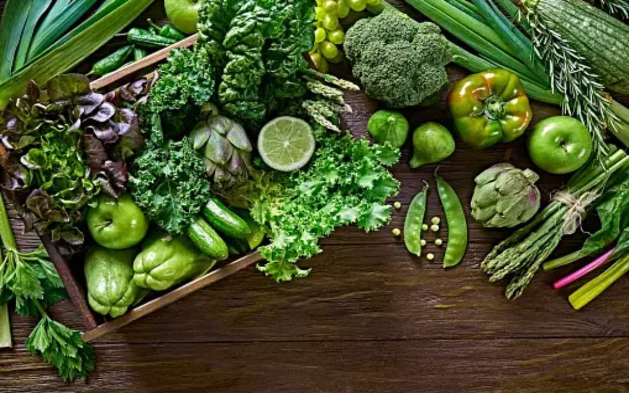 पाकिस्तान में हरी सब्जी का टोटा! लहसून की कीमत साढ़े सात सौ रुपये, जानें कैसे मिल रहा है आलू