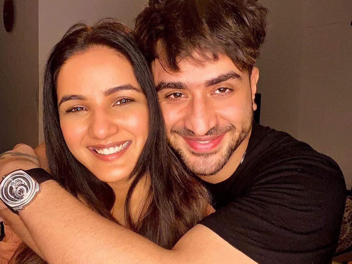 Jasmin Bhasin और अली गोनी का हुआ ब्रेकअप? दुबई में नये बॉयफ्रेंड के साथ एंजॉय कर रही एक्ट्रेस