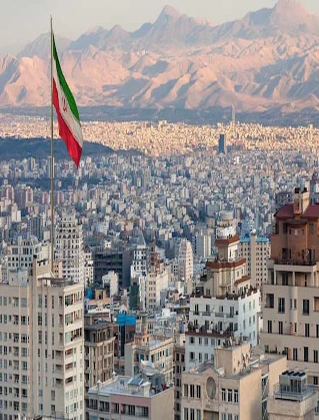 Iran Visa Free for Indians: अब भारतीय बिना वीजा घूम सकेंगे ईरान, जल्द बना लें प्लान