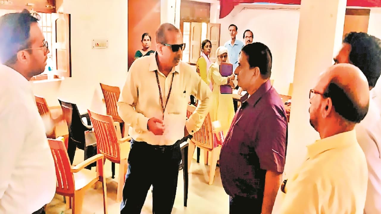 केके पाठक ने एक साथ रोका 1434 स्कूलों के हेडमास्टर का वेतन, सरकारी खजाने में होगा जमा!
