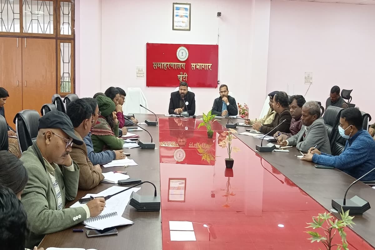 23 जनवरी को तोरपा आयेंगे मुख्यमंत्री, तैयारियों को लेकर उपायुक्त ने की बैठक