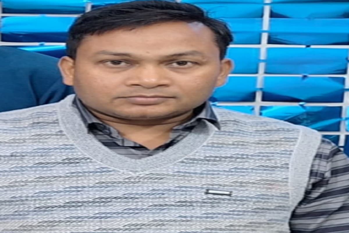 हजारीबाग के विष्णुगढ़ में नर्सिंग होम के संचालक को अपराधियों ने मारी गोली, अस्पताल में भर्ती हजारीबाग के विष्णुगढ़ में नर्सिंग होम के संचालक को अपराधियों ने मारी गोली, अस्पताल में भर्ती