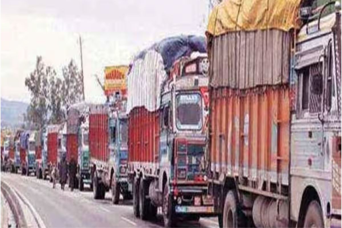 WB News : ओवरलोडिंग के खिलाफ चलाया जा रहा अभियान, कट रहा चालान