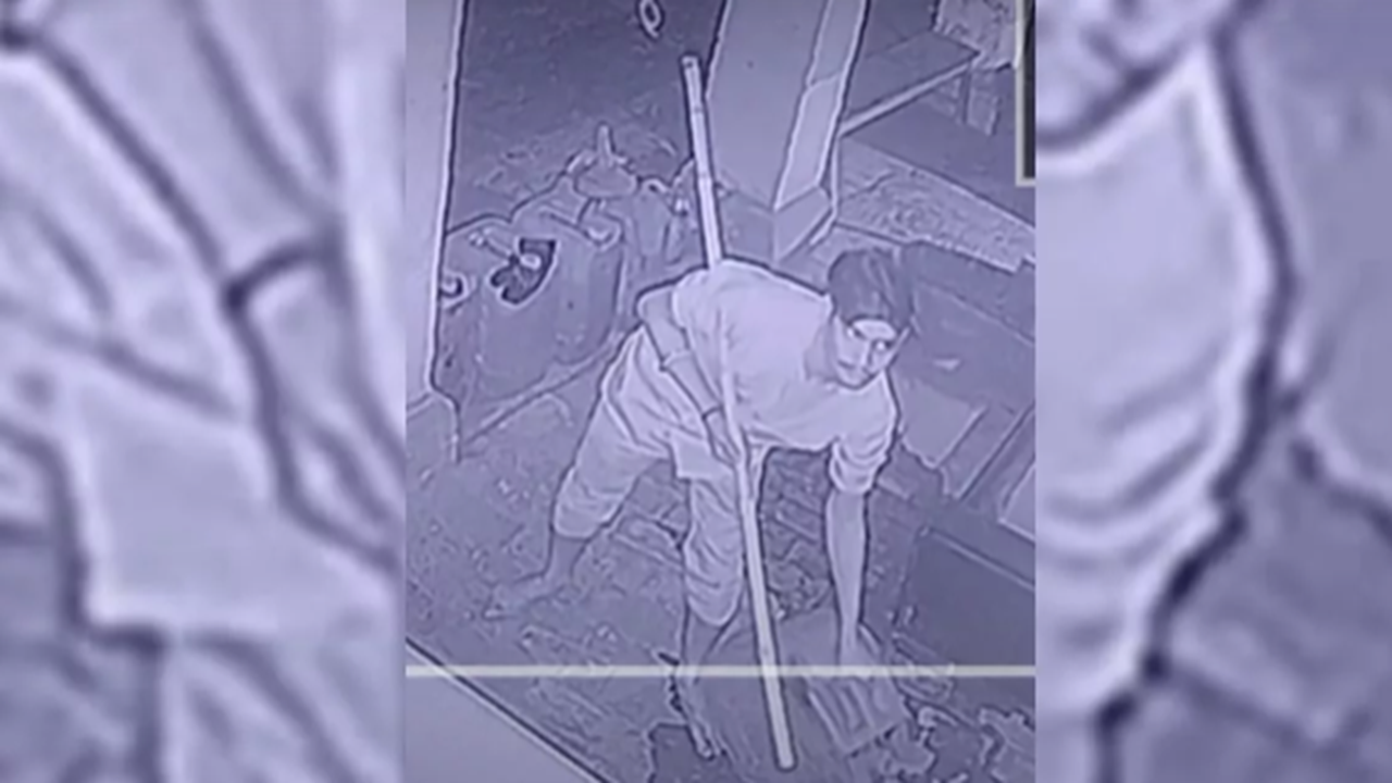 बिहार: दरभंगा में बदमाश ने थाने को जलाने का किया प्रयास, CCTV फुटेज में कैद हुई करतूत, अपराधी गिरफ्तार