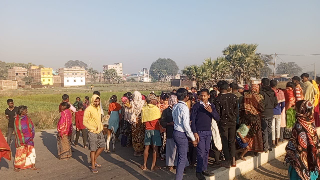 Bihar Road Accident: गया में बोलेरो ने मां-बेटे को रौंदा, मौके पर हुई मौत, आक्रोशित ग्रामीणों ने किया सड़क जाम