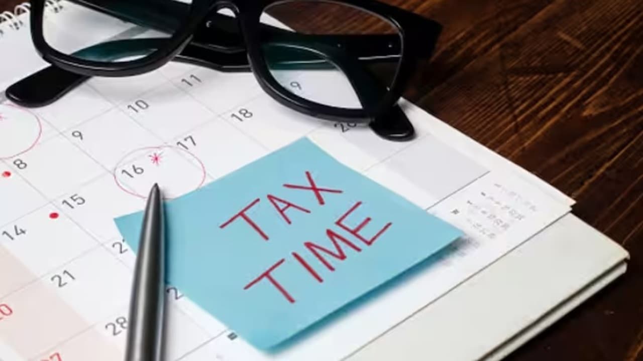 ITR : Budget से पहले जानें OLD या New Tax सिस्टम मे कौन-सा टैक्स स्लैब है आपके लिए अच्छा ?