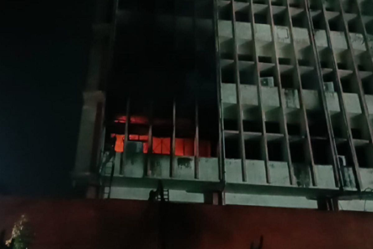 धनबाद के BCCL मुखयालय के CMPDI भवन में लगी आग, कई महत्वपूर्ण दस्तावेज जलकर खाक