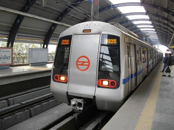 Holi Special Train: होली के दिन कितने बजे से चलेगी दिल्ली मेट्रो ट्रेन, यहां जानिए टाइम टेबल