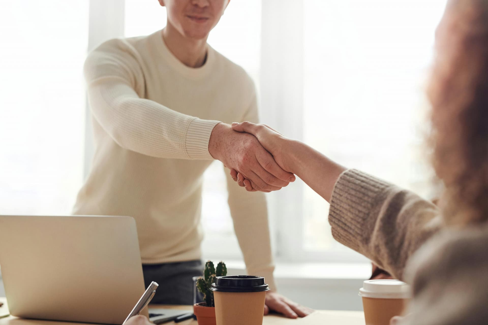 Career tips : पब्लिक रिलेशन ऑफिसर बनने की योग्यता और वेतन देखें
