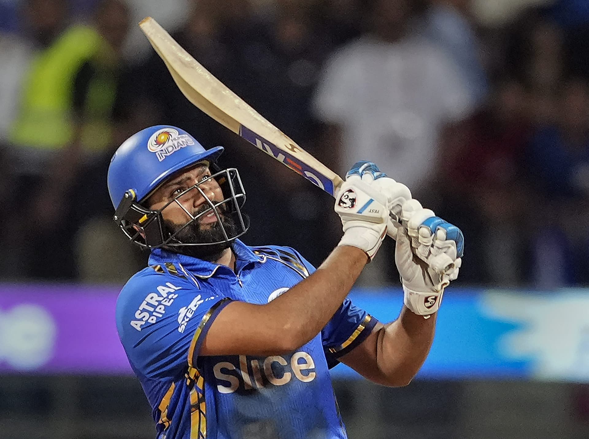 IPL 2024 : कप्तानी का भार हटते ही हिटमैन और हुए विस्फोटक, स्ट्राइक रेट नयी ऊंचाई पर