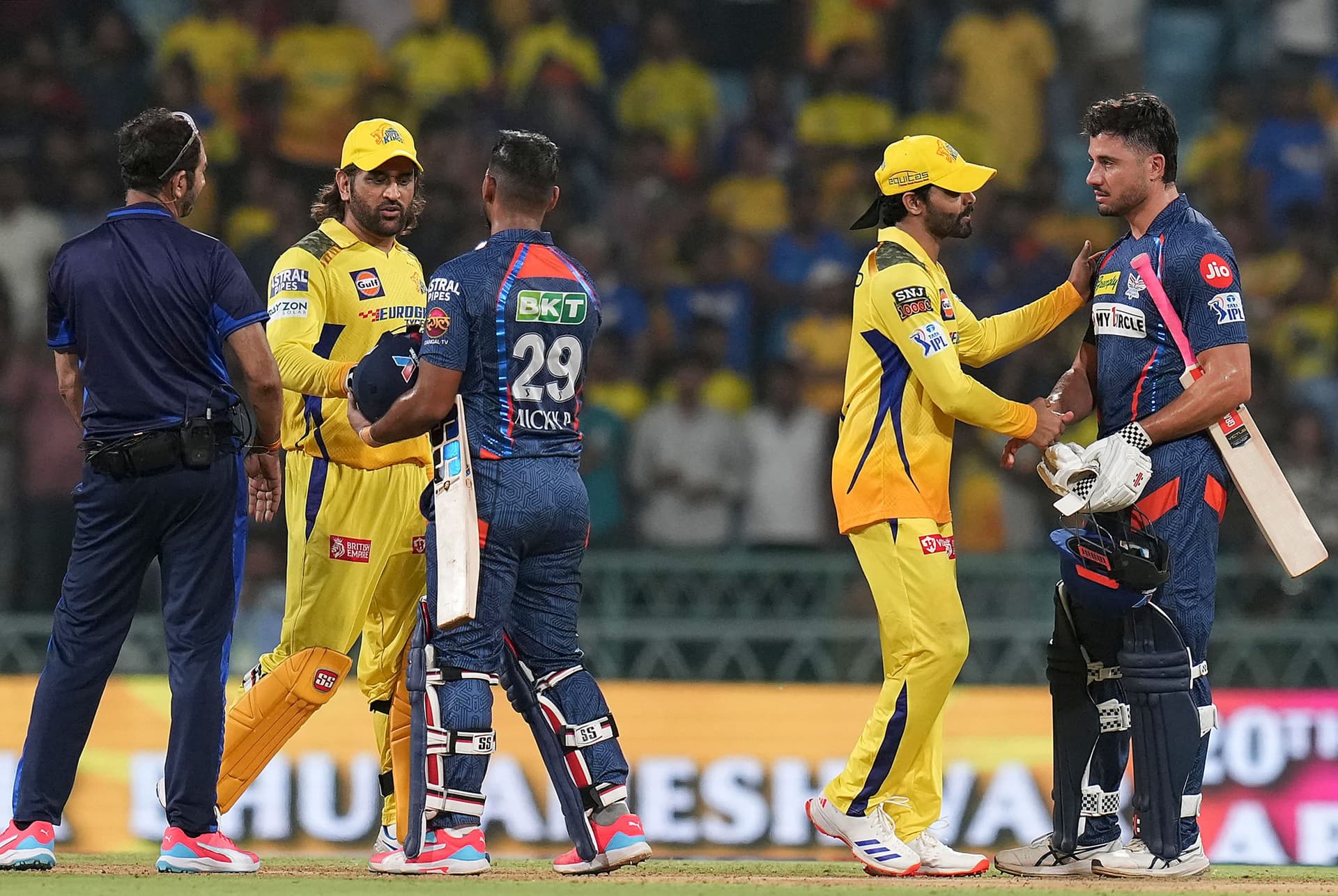 IPL 2024: रवींद्र जडेजा ने हवा में एक हाथ से पकड़ा केएल राहुल का कैच, रवि शास्त्री हुए हैरान, Video IPL 2024: रवींद्र जडेजा ने हवा में एक हाथ से पकड़ा केएल राहुल का कैच, रवि शास्त्री हुए हैरान, Video