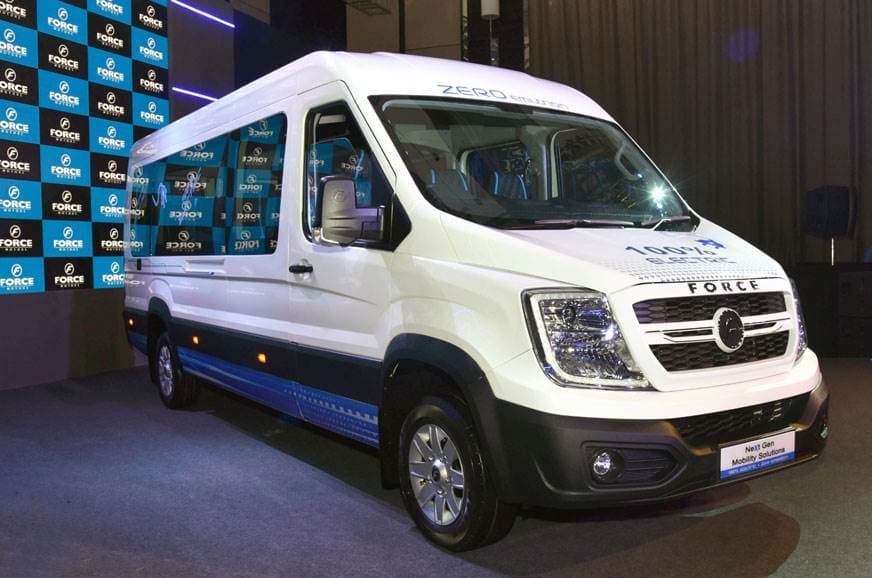 Force Traveller एक कंप्लीट फैमिली वैन, कीमत मात्र 10 लाख…14 लोग करते हैं सफर