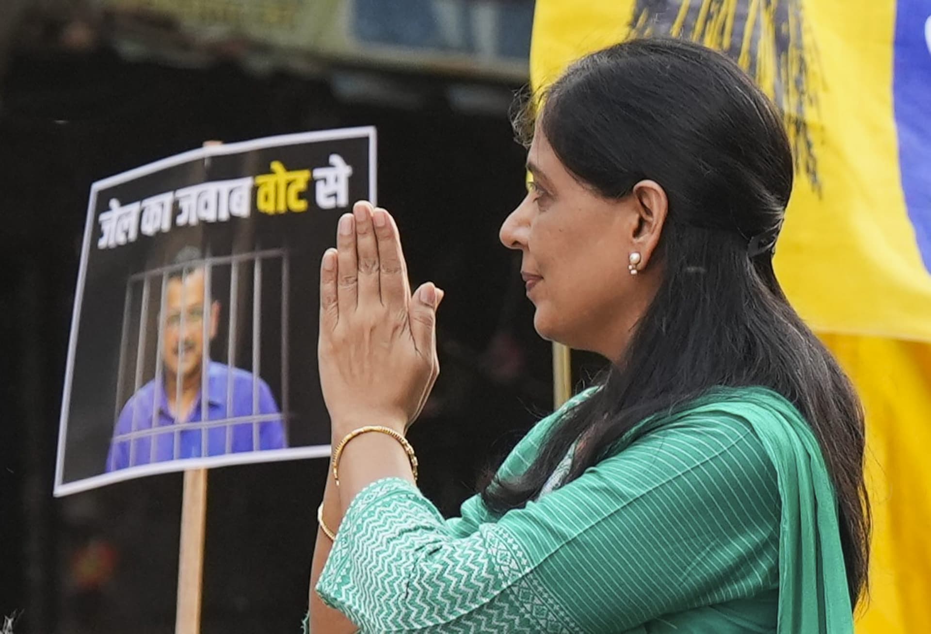 Arvind Kejriwal की पत्नी को जेल में अपने पति से मिलने की नहीं मिली अनुमति, ‘आप’ का दावा