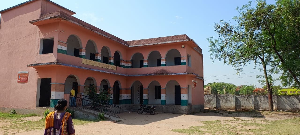 बिहार में एक स्कूल ऐसा भी, दो शिक्षक के भरोसे आठ कक्षाओं में पढ़ रहे 600 बच्चे