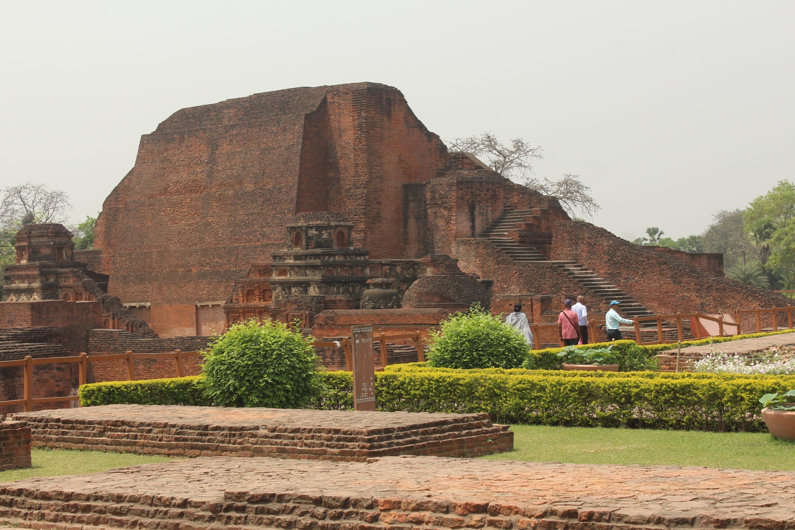 रेल कर्मियों ने किया एनपीएस व यूपीएस का विरोध