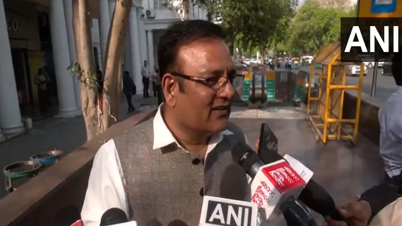 Raaj Kumar Anand: AAP को झटका, मंत्री राजकुमार आनंद ने दिया इस्तीफा, कहा- भ्रष्टाचार के दलदल में फंस गई ‘आप’