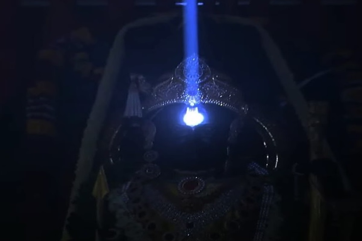 Ram Navami 2024 : श्रीराम के जन्मोत्सव में उनका सूर्य तिलक कर धन्य हुए भगवान भास्कर, भक्त मंत्रमुग्ध