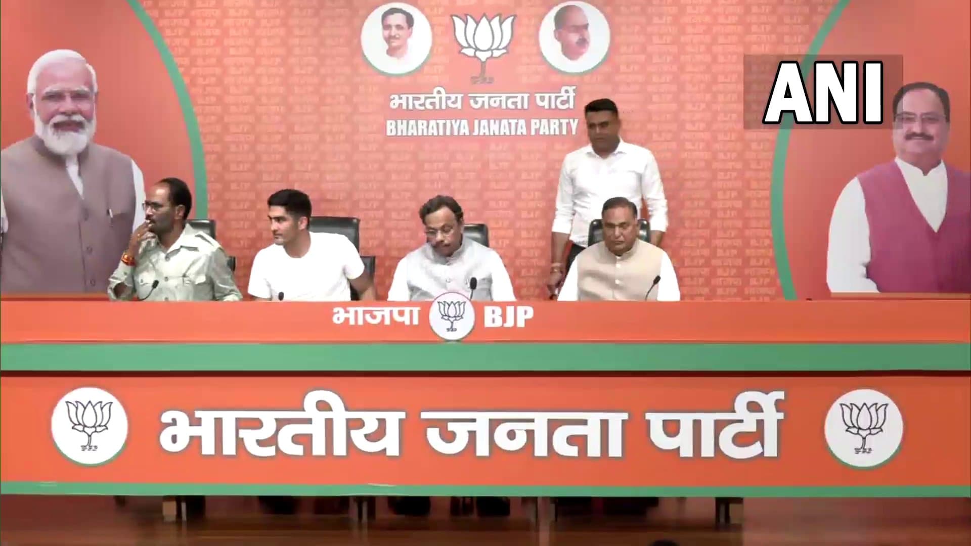 Lok Sabha Election 2024: बॉक्सर विजेंदर सिंह बीजेपी में शामिल, कांग्रेस को लगा जोर का झटका