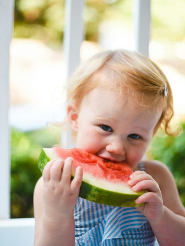 Parenting Tips: खाना खाते समय बच्चा करता है नखरा? इस तरह सुधारें आदत