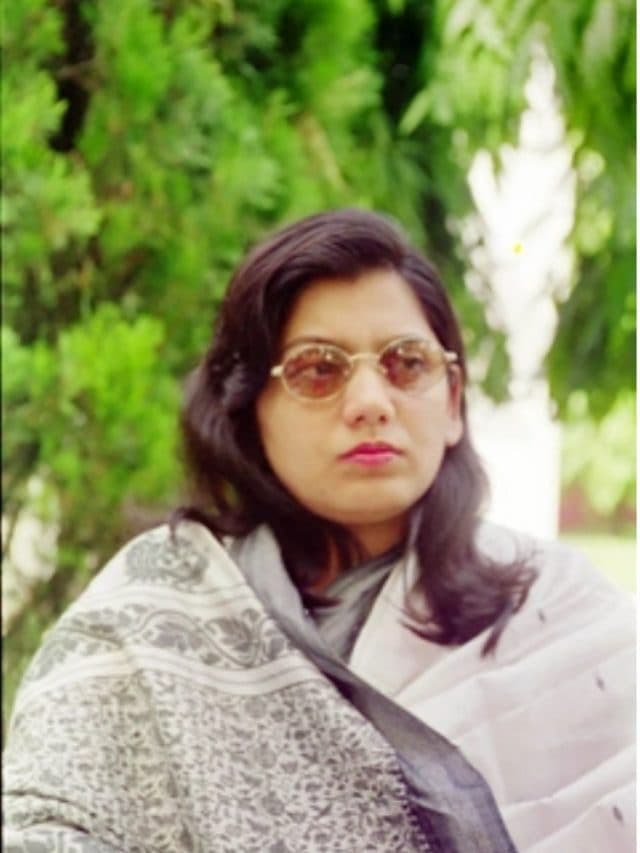 बिहार में इन बाहुबलियों की पत्नियां चुनावी मैदान में ठोक रही ताल